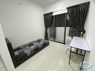 Fully Furnished Balcony Room for Rent @ Platz Kenwingston