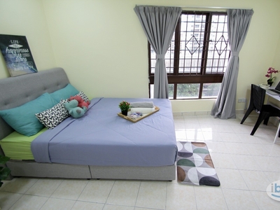 ❤️FEMALE Master Bedroom with Mini Fridge❤️ Fully furnished 8 minutes walk to Surian MRT