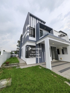 Garden Villa @ Bukit Indah, Double Storey Cluster House