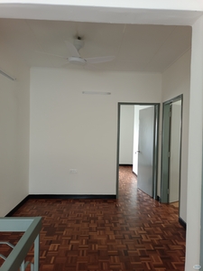 Middle Room at Damansara Utama, Petaling Jaya