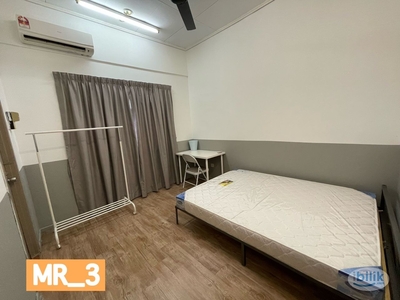 Middle Room at PJS 8, Bandar Sunway