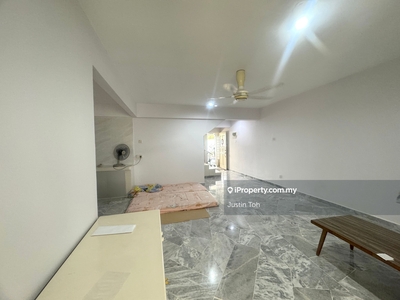 Partially furnished Townhouse for Rent @ Desa Alpha at Taman rainbow