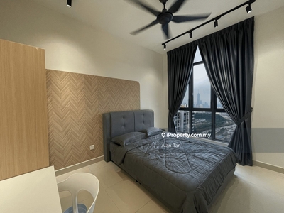 Platinum Arena Master Bedroom For Rent