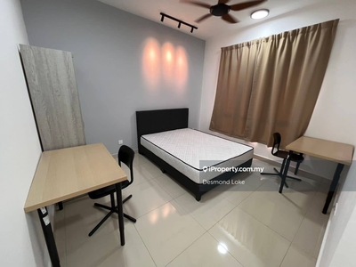 Pv9 Master room private bathroom no partition unit for rent!