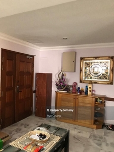 Spacious Subang Freehold Condo For Sale, walking distance to LRT.