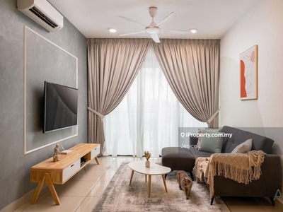 Walk to IOI Mall, Last 5 Units Cash Back 20k Partially Furnished