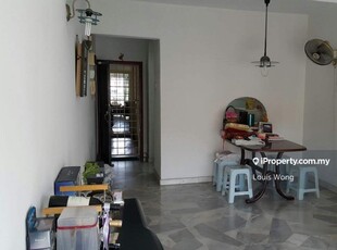 Abadi Indah Apartment, 830sqft, Partially Furnished, Well Kept