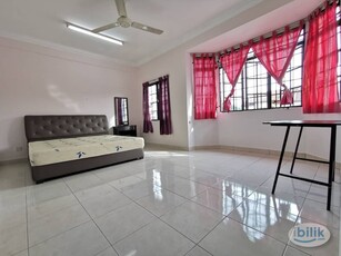 Bandar Utama Fully Furnished Master Room at Bandar Utama, Petaling Jaya