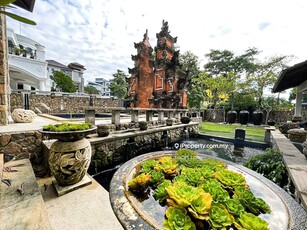 Luxury House; Beautiful Landscape with Imported Balinese Statues
