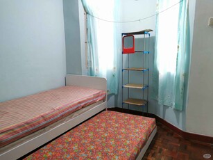 Middle Room at Bukit OUG Condominium (Chinese female only)