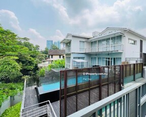 Modern contempory 3 level bungalow with swimming pool