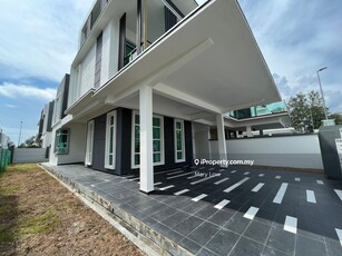 Taman Klebang Utama 2.5 storey Semi-D For Rent