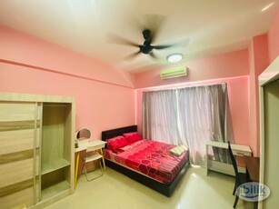 The One Jelatek Condominium [Master room with private bathroom] Mix Gender Unit for rent