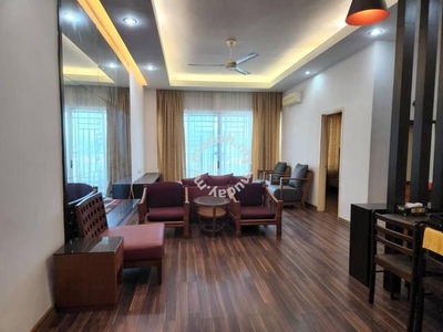1 Borneo Corner Well maintained Unit For Sale