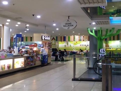 1Borneo Hypermall Retail Space at 1st floor For Sale