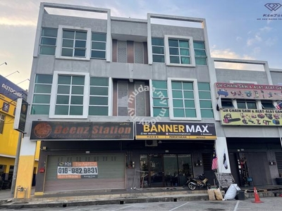 Batu 8 Jalan Gambang Main Road 3 Story Shop Lot