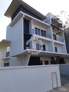 Hermoso by the Sea Kuantan Freehold 2.5 Story Semi D