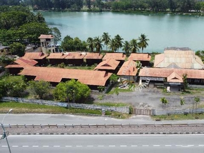 Resort Riverside Kuala Ibai, Kuala Terengganu [Superb View]