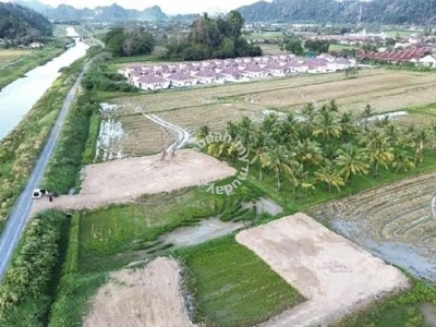 Tanah Lot Wang Ulu, Bintong