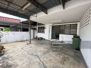 Freehold, spacious, Chinese area, walking distance to shops rm230k