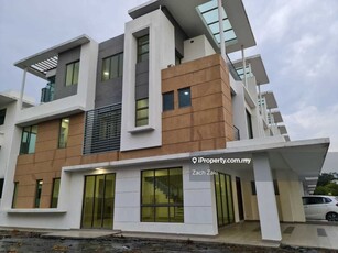 Fully Furnished 3-storey house for Sales
