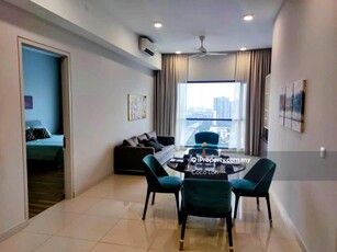 Luxury 2 bedrooms unit direct link to shopping mall and MRT station