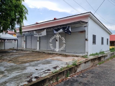 Rumah Kedai 4 Pintu Dihadapan Jalan Utama Tanjung Api, Kuantan