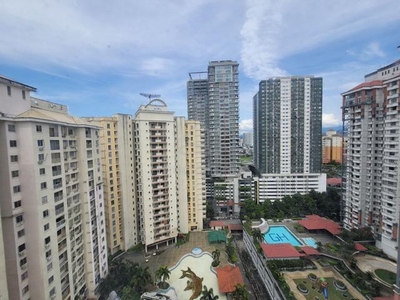 For sale: [FREEHOLD] [FACING POOL] GURNEY HEIGHTS CONDOMINIUM