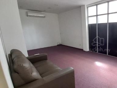 Office Room in Karamunsing Capital for RENT
