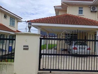 Semi Detached house for rent