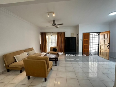 Well maintained two and a half storeys Bandar Utama house for rent