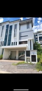 3 Storey Semi D @ Kingsley Hills, Putra Heights ( Fully Furnished)