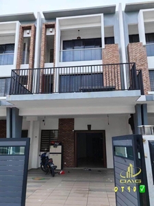 3 Storey Terrace House @ Setia Utama 2, Setia Alam