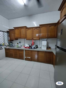 ⭐[Free Parking + Landed house] Middle Room near to Glomac Centro, Bandar Utama⭐
