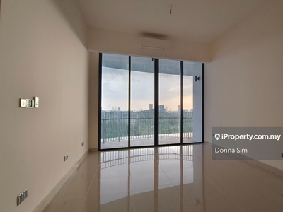 Brand new unit with excellent view