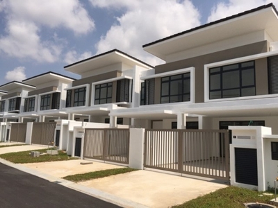 Cashback Double Storey Superlink [ Hilltop Area With 5 Stars Clubhouse ] Only 7xxk!!