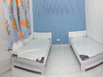 FEMALE Middle Room (2 beds) at Mentari Court 1, Bandar Sunway/ Near KTM & BRT