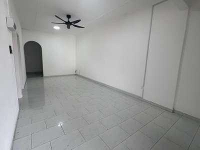 For sale/Johor Jaya Jalan Anggerik 45/ Single Storey Terrace House/ 22*70 sqft