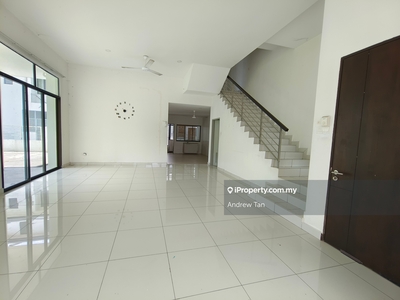 Full Loan, Extra Big Land 2.5sty Corner Terrace @ Taman Putra Impiana