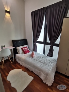 ✨[NEWLY RENOVATED SINGLE ROOM / PACIFIC STAR / SECTION 13 / PETALING JAYA]✨ Beautiful Large Windows! Amazing Interior! Come see to Believe it!
