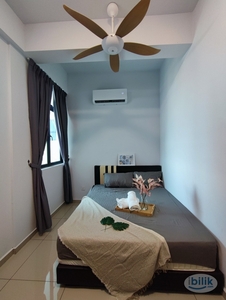PERAI ICON CITY PREMIUM MIDDLE ROOM WITH AN INDOOR CAR PARK! ONLY MINUTES AWAY FROM EVERYTHING