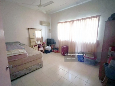 Room For Rent @ Taman Pelangi, Johor Bahru Town