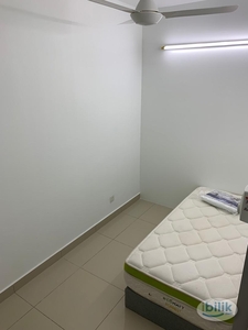 Single room no aircond rent at Casa Residenza next Segi