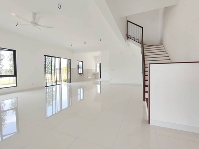 TOP HILL VIEW FREEHOLD 22x70 Double Storey Terrace House