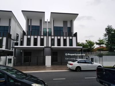 Bukit Rahman Putra@3 Storey Superlink House