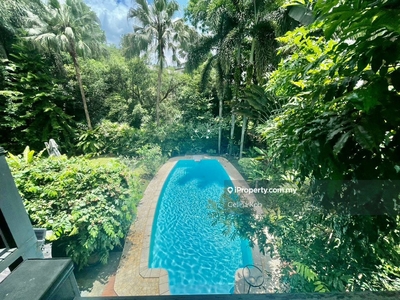 Bungalow pool with golf view unblock view