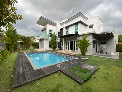 East Ledang Bungalow with pool