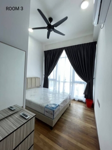 Paragon Suites - MASTER ROOM FOR RENT