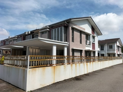 Ariza Elmina East Gardens 2 storey terraced house for sales Endlot