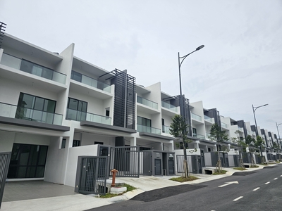 Brand New 3 Storey Terrace For Sale @ Residensi Bukit Orkid Bt9 Cheras